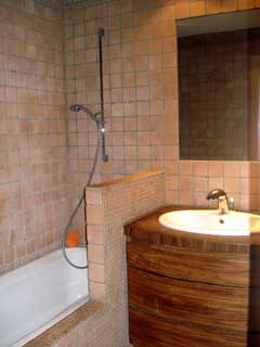 Ensuite bathroom, apartment S8 Arinsal